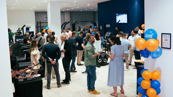 inauguración exitosa gimnasio lleno